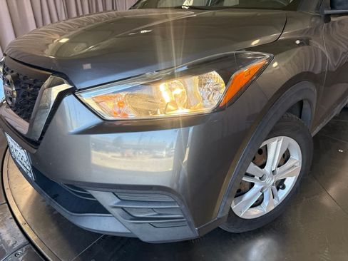 Used 2019 Nissan Kicks S FWD image 7