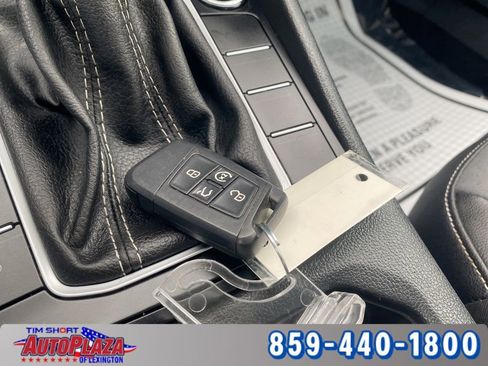 Used 2025 Volkswagen Jetta SE image 44