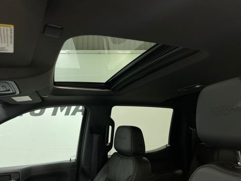 Used 2019 Chevrolet Silverado 1500 High Country image 11