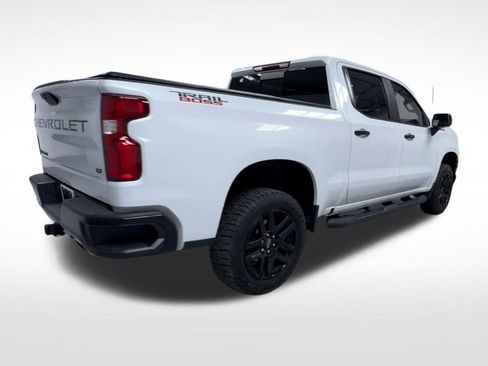 Used 2022 Chevrolet Silverado 1500 LT Trail Boss w/ Convenience Package II AWD/4WD image 8