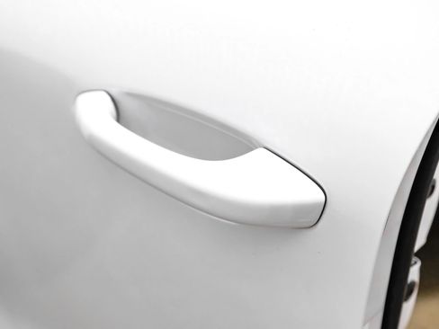 Used 2015 Porsche Macan S image 40