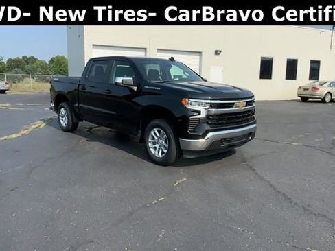 Used 2023 Chevrolet Silverado 1500 LT AWD/4WD image 2
