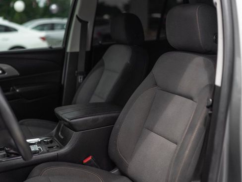 Used 2020 Chevrolet Traverse LS AWD/4WD image 9