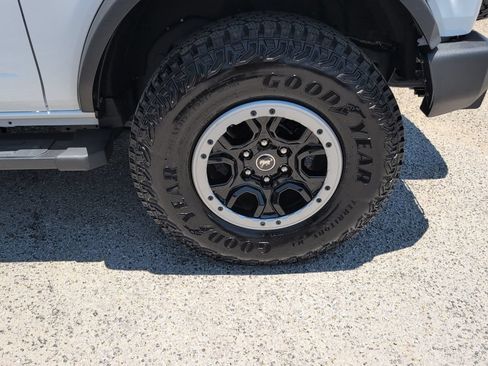 Certified 2025 Ford Bronco 2-Door w/ Sasquatch Package AWD/4WD image 13