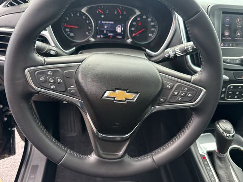 Used 2020 Chevrolet Equinox LT w/ Midnight Edition FWD image 16