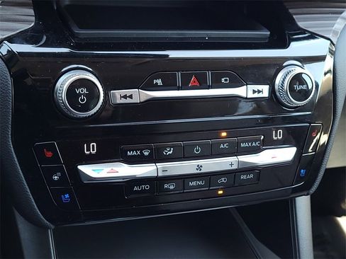 Used 2021 Ford Explorer Limited w/ Hybrid Equipment Group 310A image 21