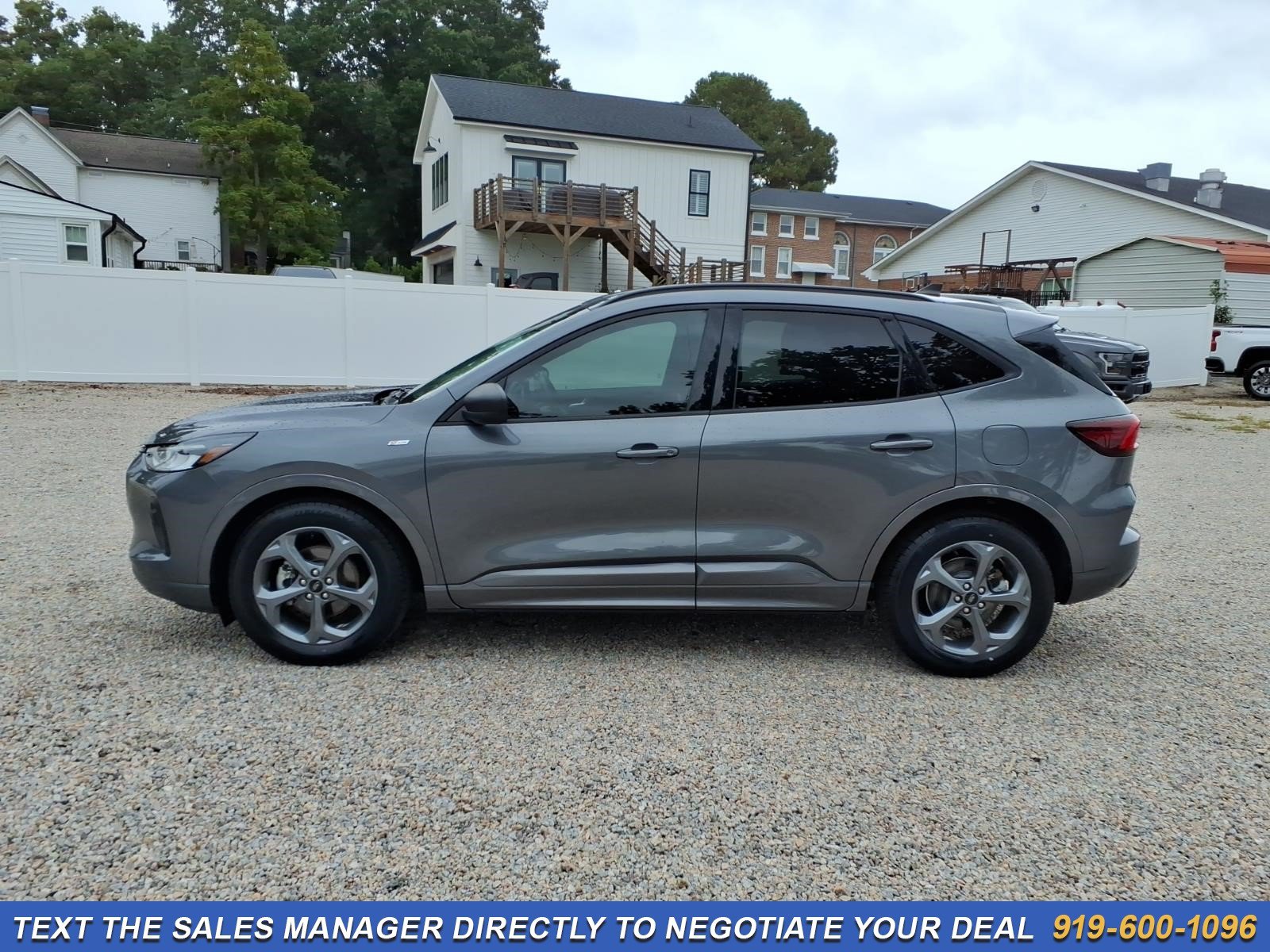 Used 2023 Ford Escape ST-Line w/ Tech Pack #1 FWD image 4