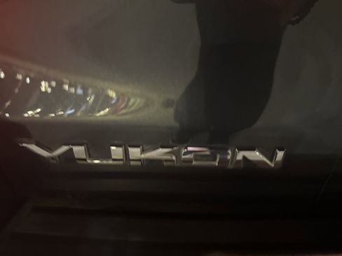 Used 2019 GMC Yukon SLT w/ Open Road Package image 19