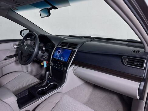 Used 2015 Toyota Camry LE image 31