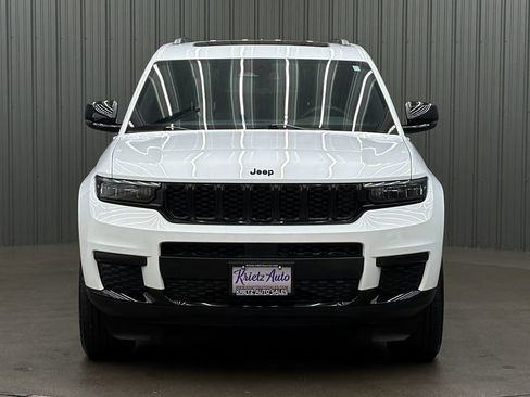 Used 2025 Jeep Grand Cherokee L Altitude AWD/4WD image 8