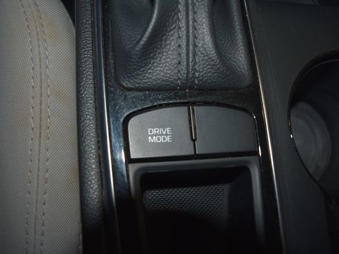 Used 2016 Hyundai Sonata SE FWD image 16