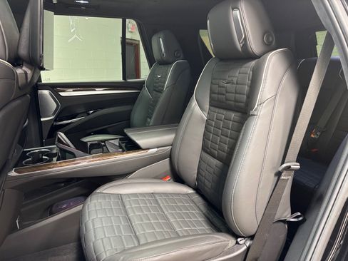 Used 2025 Cadillac Escalade Sport Platinum image 26