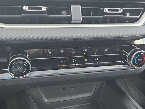 New 2026 Chevrolet Equinox LT w/ Convenience Package II image 26