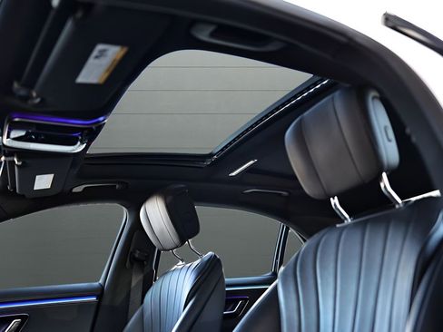 Used 2022 Mercedes-Benz S 500 4MATIC w/ AMG Line Package image 52