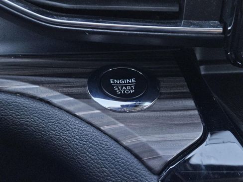 Used 2023 Ford Explorer Limited image 28