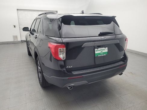 Used 2022 Ford Explorer XLT w/ Equipment Group 202A AWD/4WD image 6