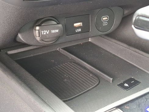 Certified 2025 Hyundai Elantra Sport image 25