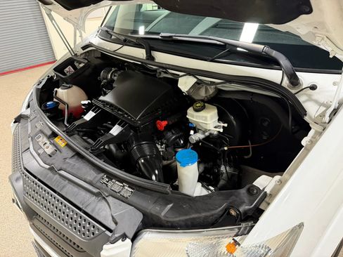 Used 2018 Mercedes-Benz Sprinter 2500 image 60