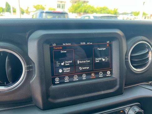 Used 2019 Jeep Wrangler Unlimited Sahara w/ Safety Group AWD/4WD image 17