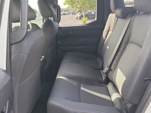 Certified 2024 Toyota Tacoma SR5 AWD/4WD image 15