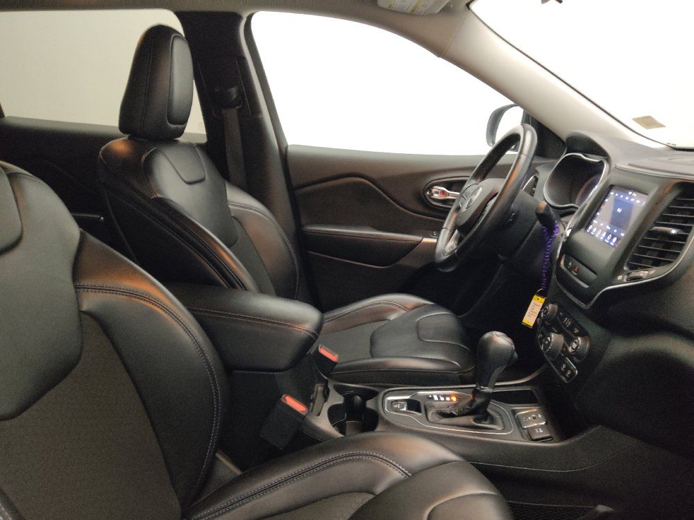 Used 2019 Jeep Cherokee Latitude Plus FWD image 21