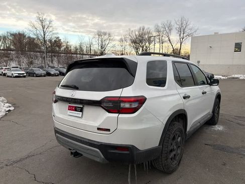 Used 2023 Honda Pilot TrailSport image 16