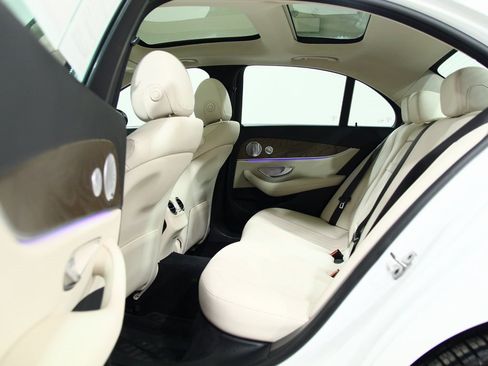 Used 2020 Mercedes-Benz E 350 4MATIC Sedan image 29