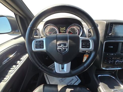 Used 2017 Dodge Grand Caravan GT FWD image 12