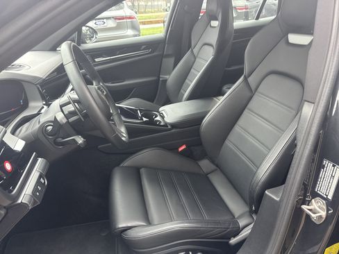 Used 2024 Porsche Panamera RWD image 15