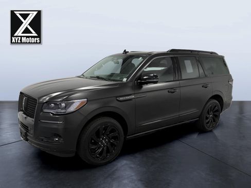 Used 2024 Lincoln Navigator Reserve w/ Equipment Group 201A AWD/4WD image 1