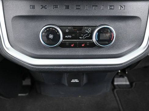 Used 2025 Ford Expedition Max Platinum AWD/4WD image 31