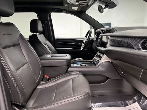 Used 2022 GMC Yukon XL Denali w/ Advanced Technology Package AWD/4WD image 58