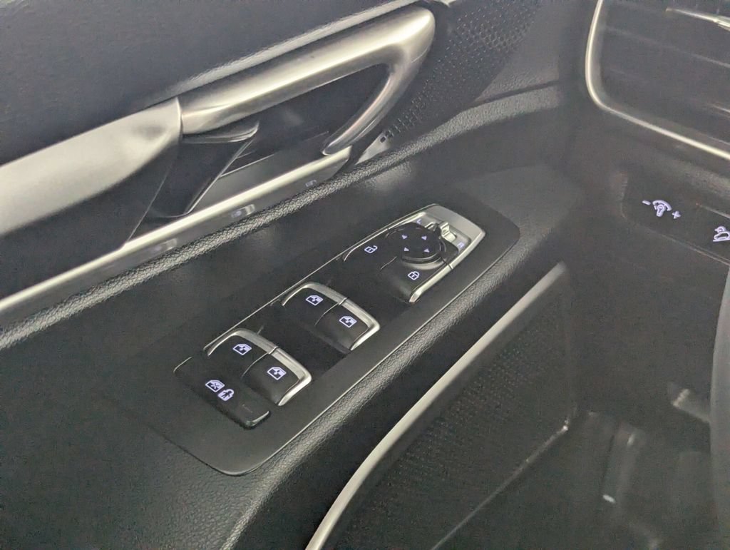 Used 2024 Kia Telluride S w/ S Sunroof Package FWD image 15