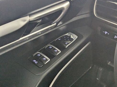 Used 2024 Kia Telluride S w/ S Sunroof Package FWD image 15