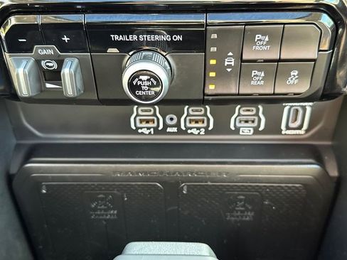 Used 2025 RAM 1500 Limited w/ Trailer Tow Group AWD/4WD image 38