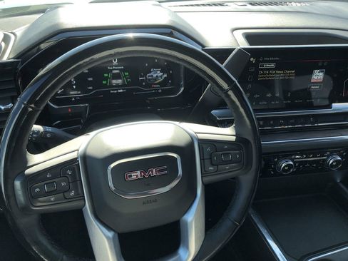 Used 2024 GMC Sierra 2500 SLT w/ SLT Convenience Package image 15