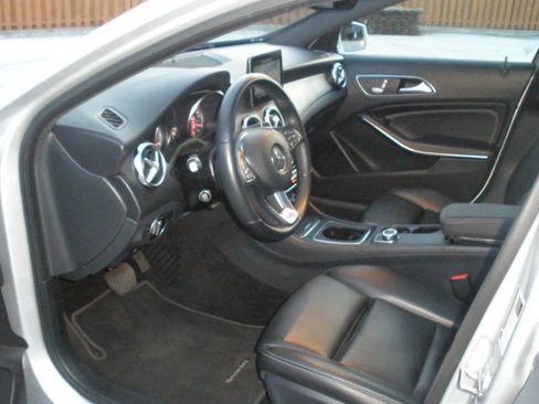 Used 2019 Mercedes-Benz GLA 250 4MATIC image 28