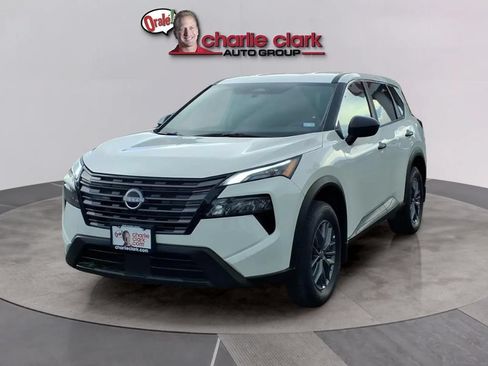 Used 2026 Nissan Rogue S FWD image 1