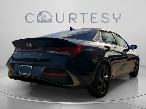New 2026 Hyundai Elantra SEL Sport Premium FWD image 4