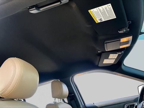 Used 2017 Ford Explorer XLT w/ Equipment Group 202A FWD image 14