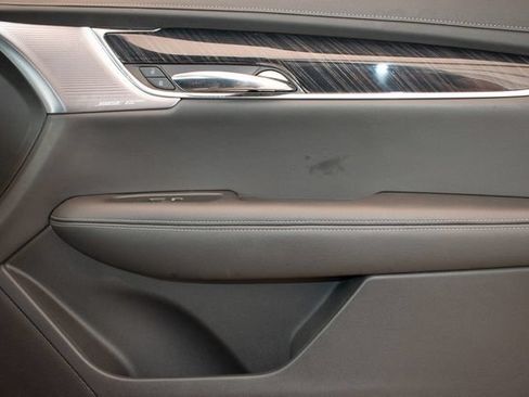 Used 2020 Cadillac XT6 Premium Luxury AWD/4WD image 11