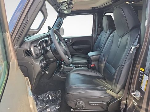 Used 2023 Jeep Gladiator Sport AWD/4WD image 14