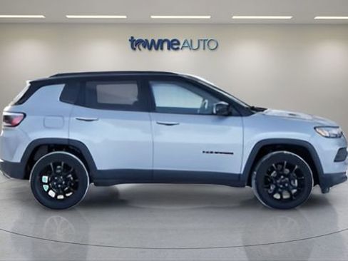 Used 2022 Jeep Compass Altitude image 6