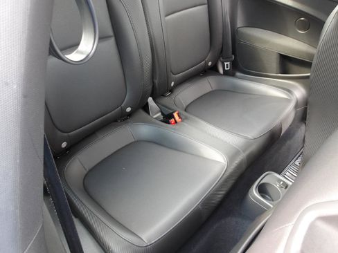 Used 2016 Volkswagen Beetle 1.8T SE FWD image 12