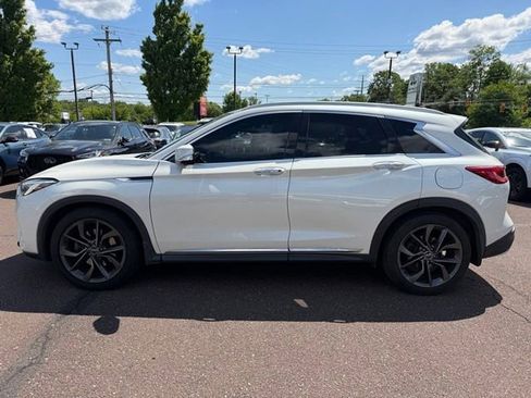 Used 2019 INFINITI QX50 Essential w/ Sensory Package AWD/4WD image 4