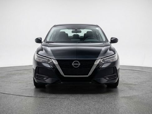 Used 2025 Nissan Sentra SV image 2