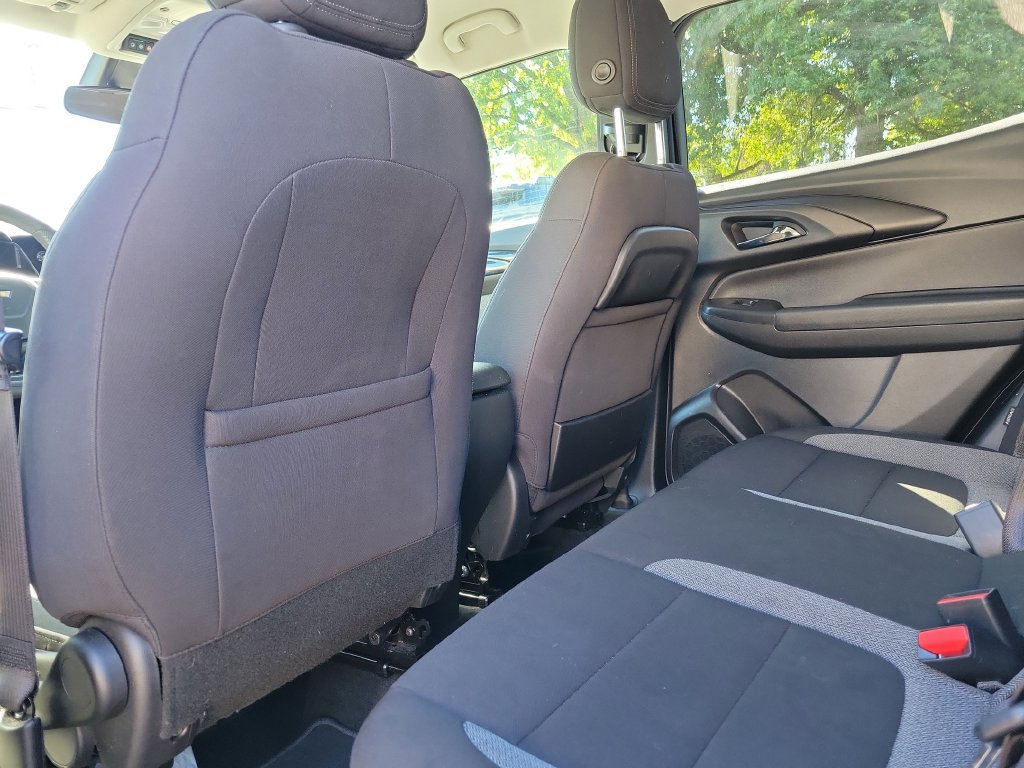 Used 2025 Chevrolet TrailBlazer LT FWD image 16