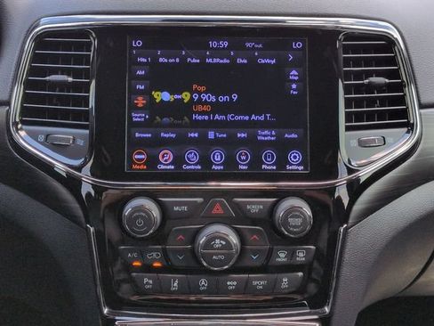 Used 2020 Jeep Grand Cherokee Altitude RWD image 18
