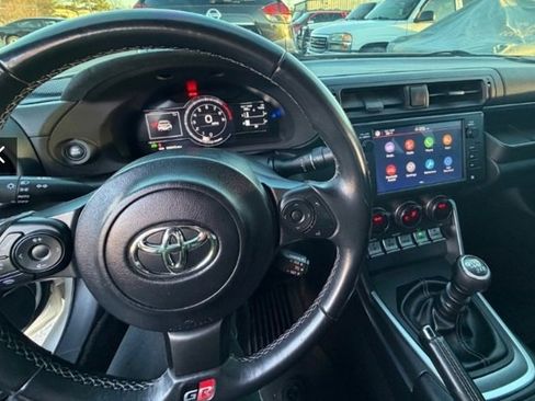Used 2022 Toyota GR86 Premium image 4