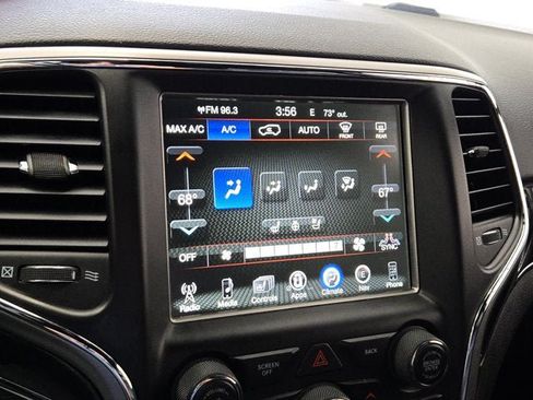 Used 2017 Jeep Grand Cherokee Trailhawk w/ Trailhawk Luxury Group AWD/4WD image 27